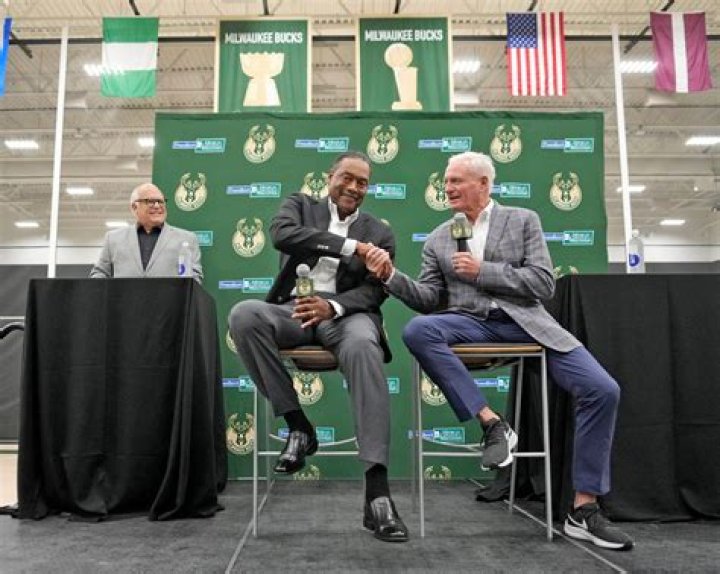 Aaron Rodgers Joins Milwaukee Bucks Ownership Group As A Limited Partner