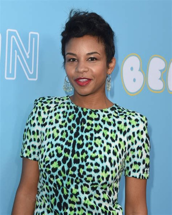 Aasha Davis Net Worth | Celebrity Net Worth