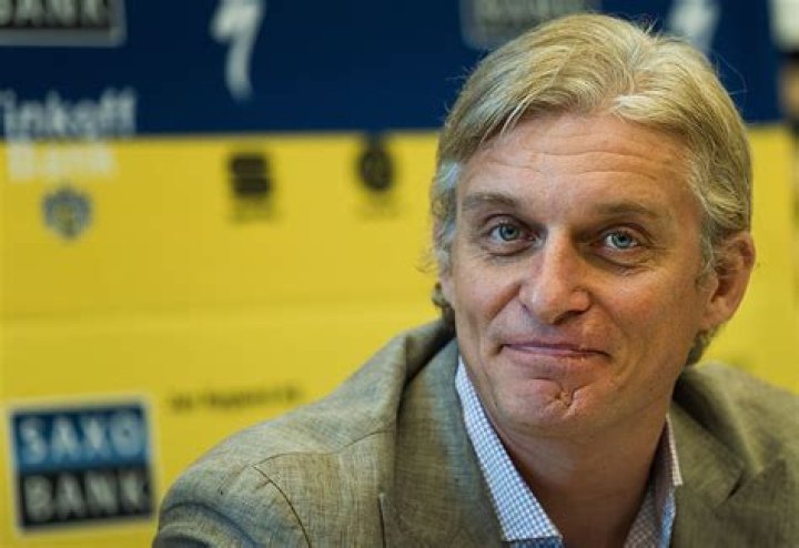 After Publicly Criticizing Ukraine War, Russian Billionaire Was Forced To Sell Bank At A Fire Sale Price