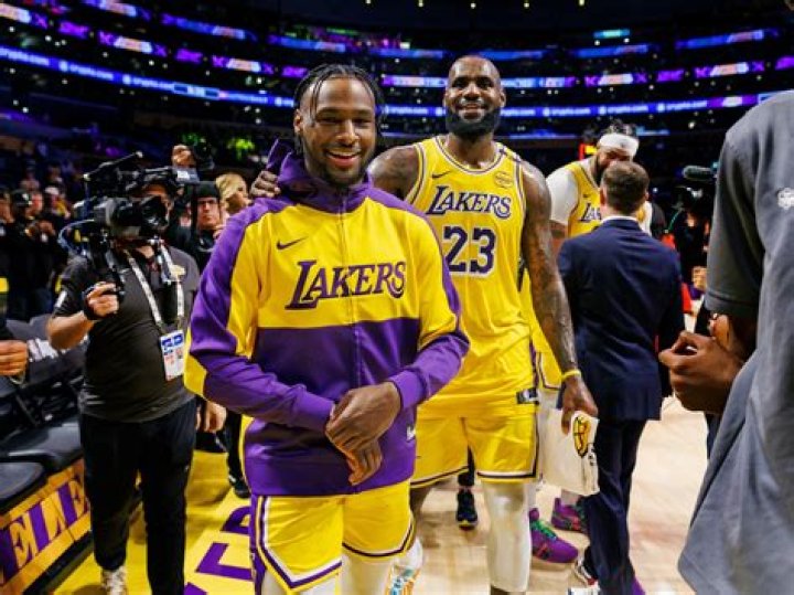 After Signing With The Lakers, LeBron James Will Soon Surpass $1 Billion In Career Earnings