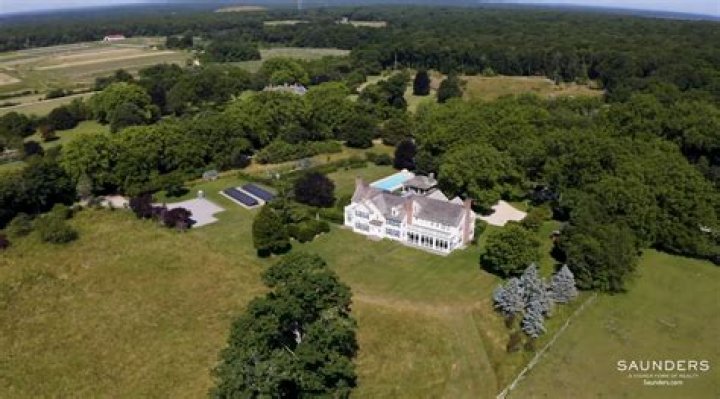 Alec Baldwin Lists 10-Acre Historic East Hampton Mansion For $29 Million