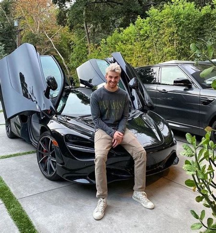 Andrew Taggart Net Worth | Celebrity Net Worth