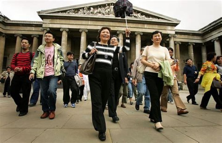 Another Souvenir? Chinese Tourists Spent $215 Billion Abroad in 2015