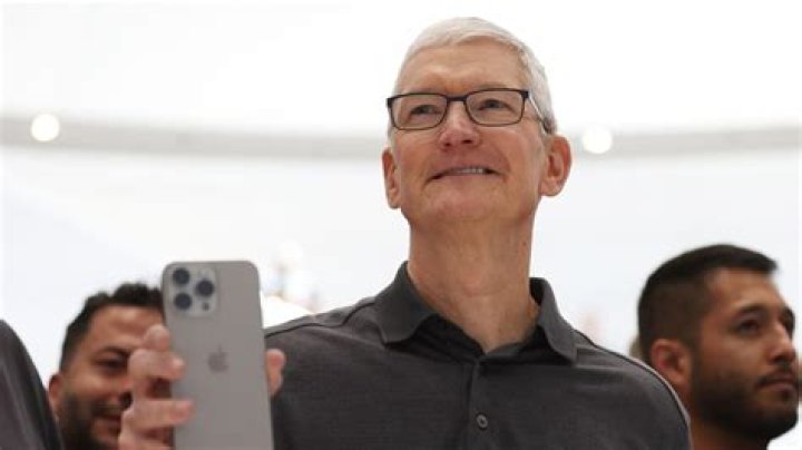 Apple CEO Tim Cook Planning To Donate His Entire Fortune To Charity