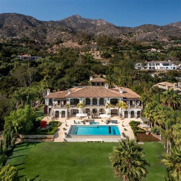 Beyoncé And Jay-Z Eyeing $90 Million Los Angeles Mansion