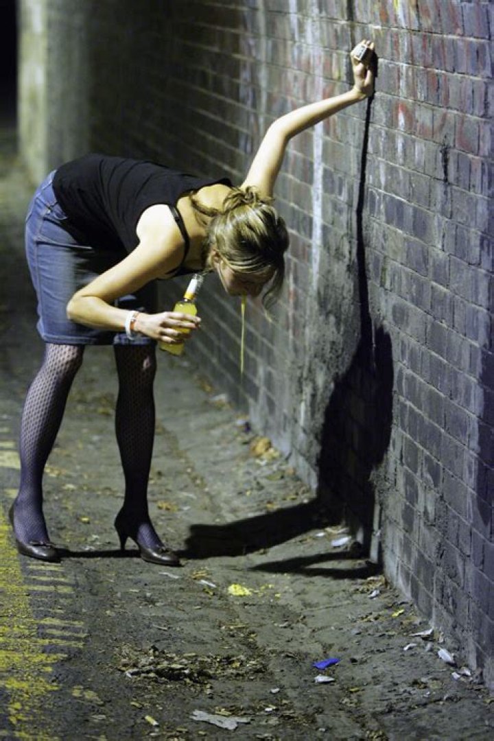 Billionaire Heiress Goes On 17-Hour Bender While Caring For Child