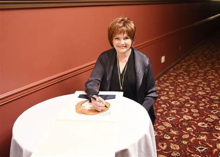 Blair Brown Net Worth | Celebrity Net Worth