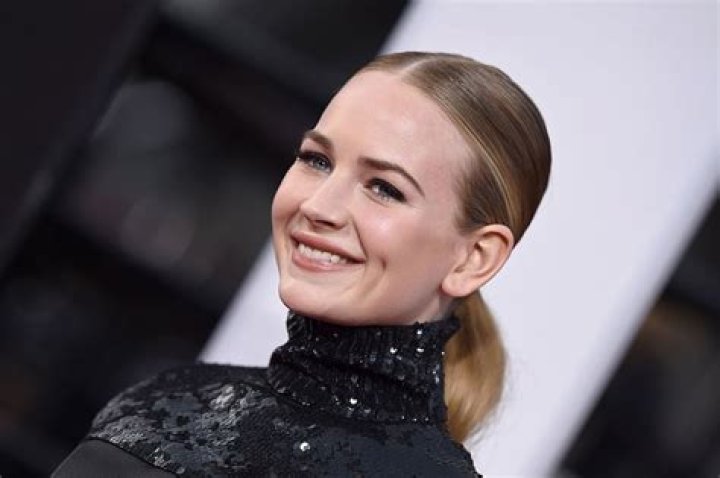 Britt Robertson Net Worth | Celebrity Net Worth