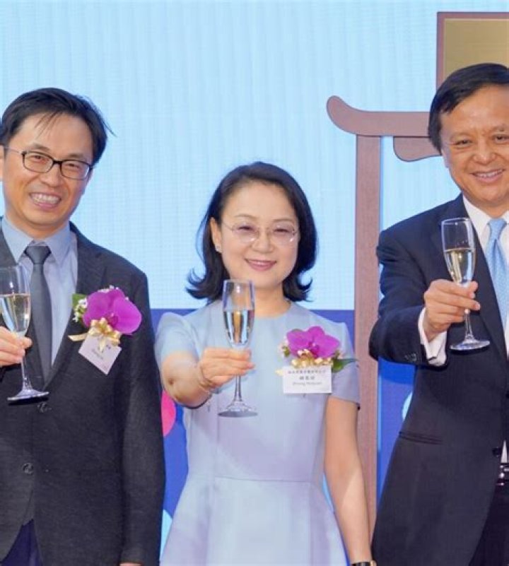 Che Fengsheng Net Worth | Celebrity Net Worth