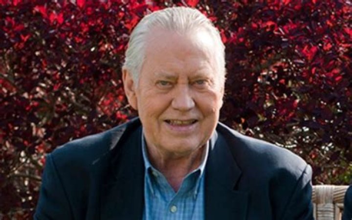 Chuck Feeney - The Billionaire Who Vowed To Die Broke - Just Died Broke. Along The Way He Inspired $600 Billion Worth Of "Giving While Living" Donations