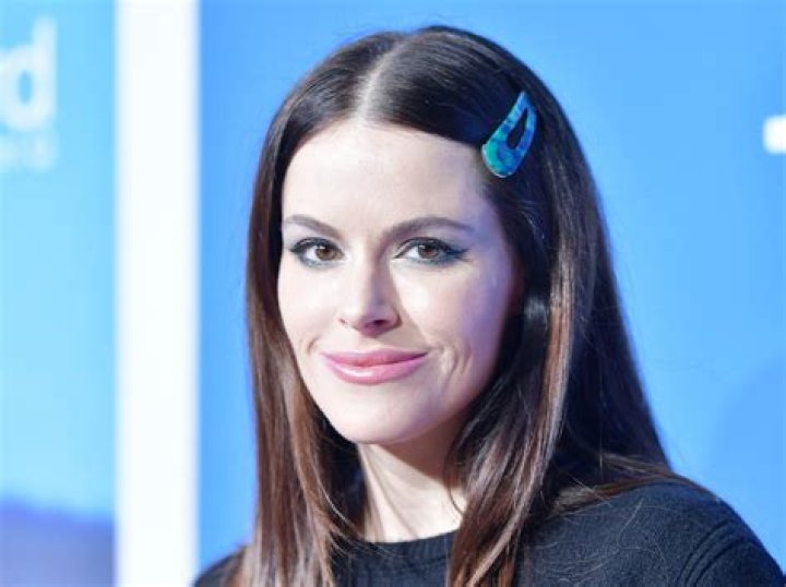 Emily Hampshire Net Worth | Celebrity Net Worth