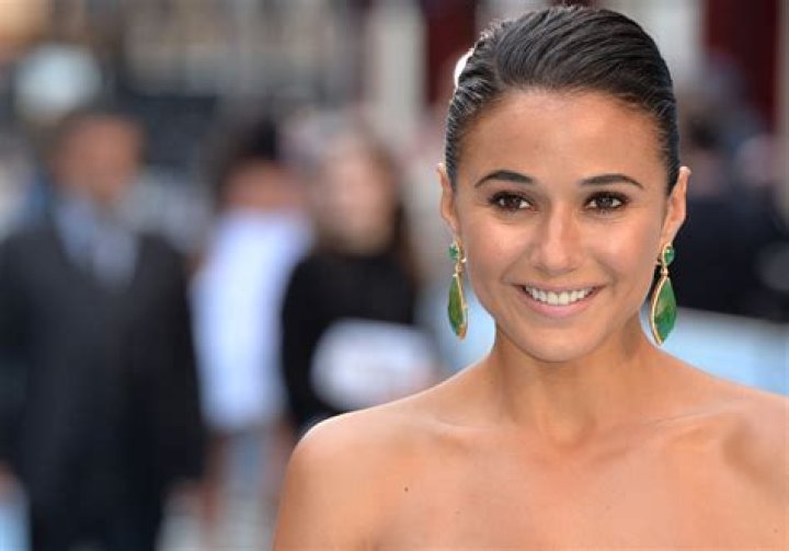 Emmanuelle Chriqui Net Worth | Celebrity Net Worth