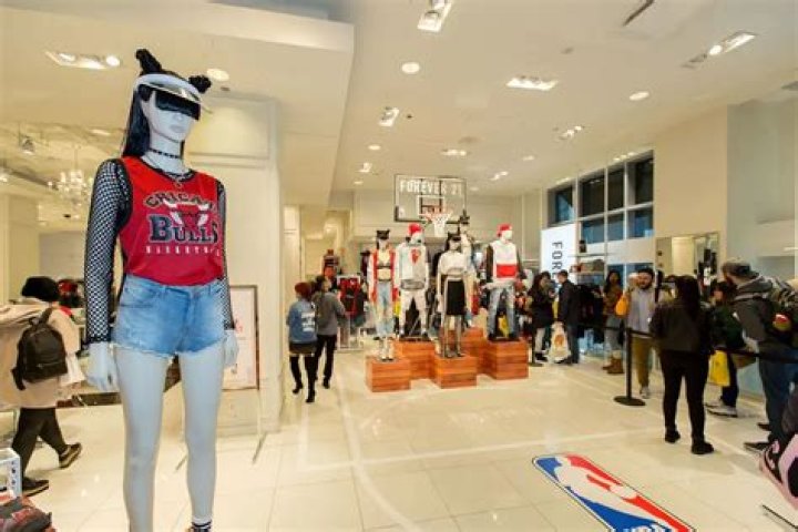 Fast Fashion Has Made The Founders Of Forever 21 One Of The Wealthiest Couples In America