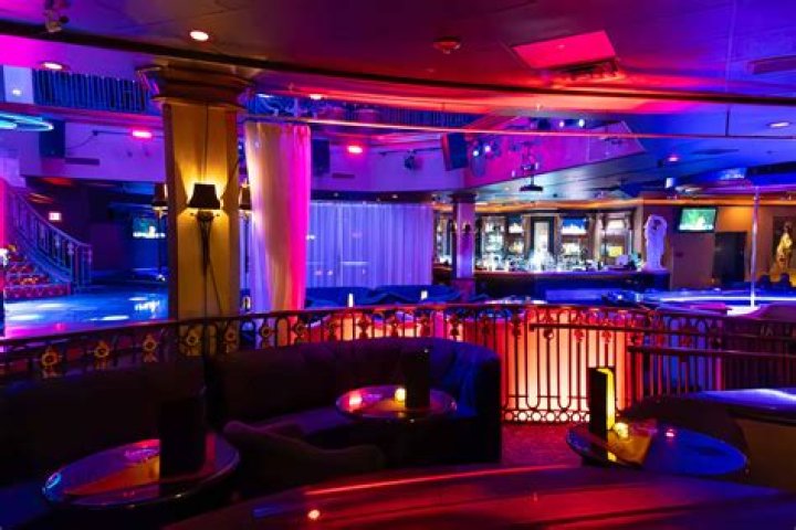 Floyd Mayweather Plans To Open A Strip Club In Las Vegas