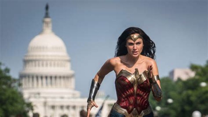 Gal Gadot's 'Wonder Woman' Salary Causes Massive Controversy
