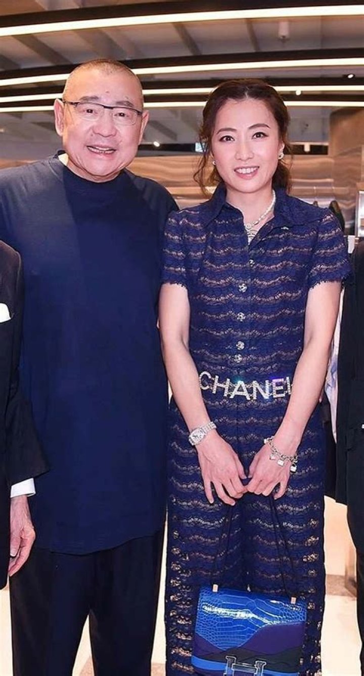 Hong Kong Billionaire Doubles $65 Million Bounty For Any Man Who Succesfully Seduces His Lesbian Daughter