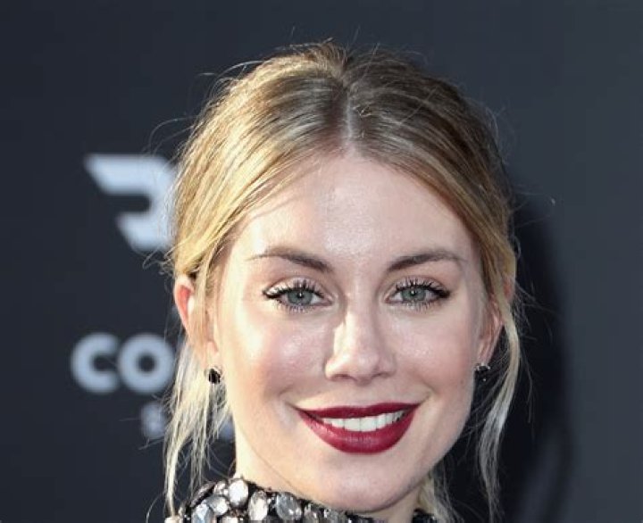 Jennifer Holland Net Worth | Celebrity Net Worth