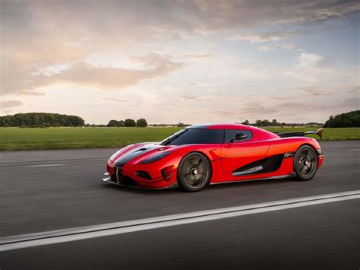 Koenigsegg Agera R: The New Fastest Car in The World
