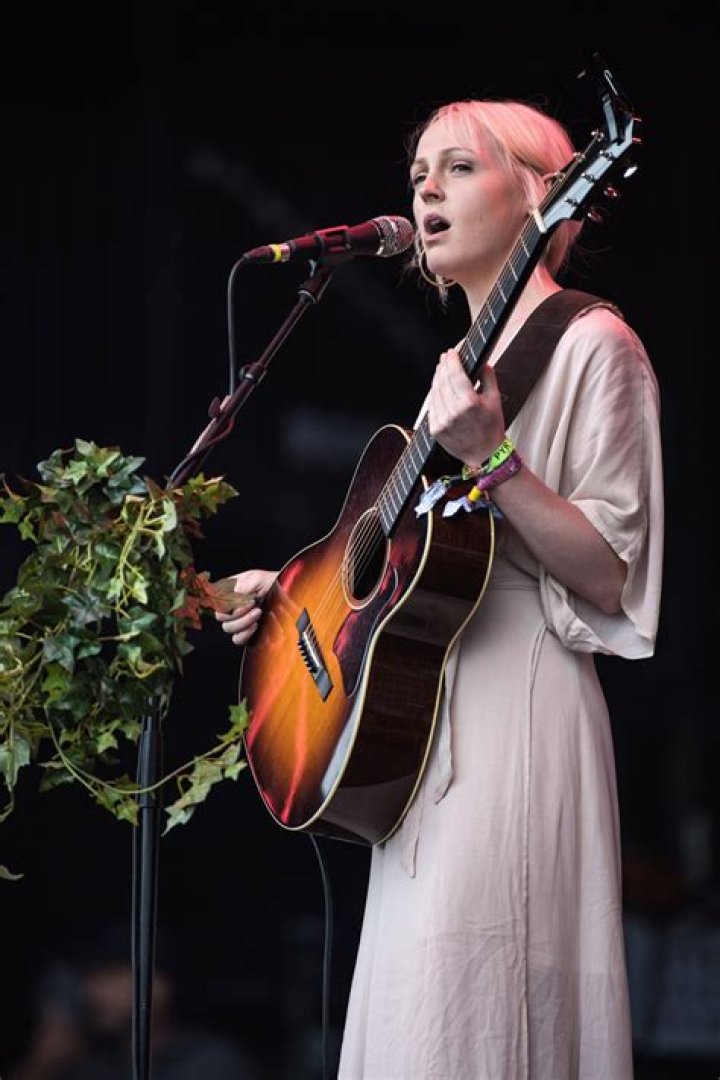 Laura Marling Net Worth | Celebrity Net Worth