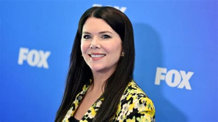 Lauren Graham Net Worth | Celebrity Net Worth