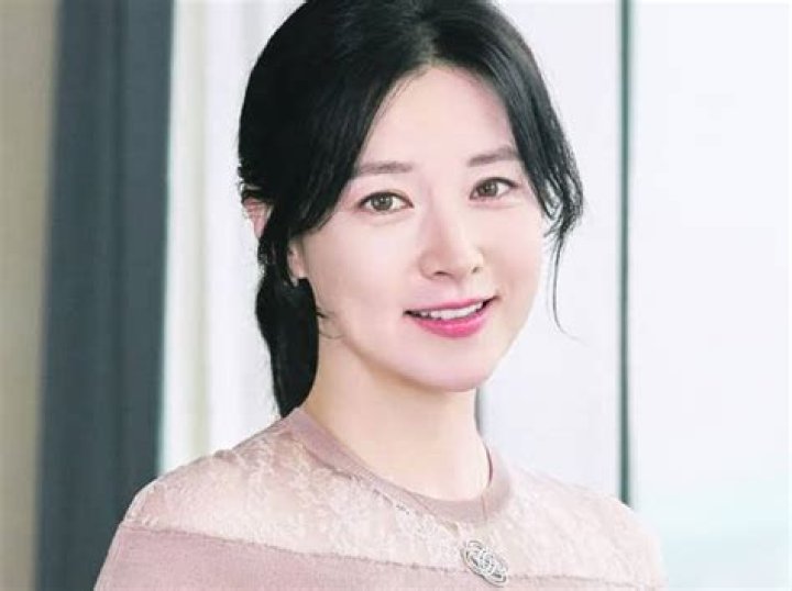 Lee Young-ae Net Worth | Celebrity Net Worth