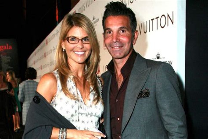 Lori Loughlin And Mossimo Giannulli Find A Buyer For Their Bel-Air Mansion, At $18.75 Million