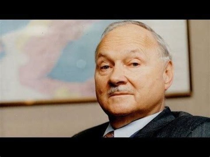 Maurice Strong Net Worth | Celebrity Net Worth