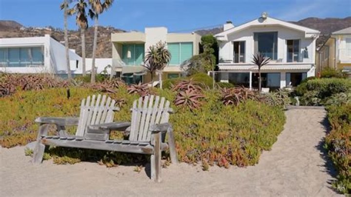 Mindy Kaling Snaps Up Malibu Beach House That Once Belonged To Frank Sinatra, For Almost $10 Million