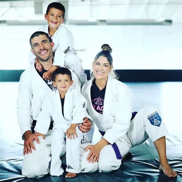 Rener Gracie Net Worth | Celebrity Net Worth