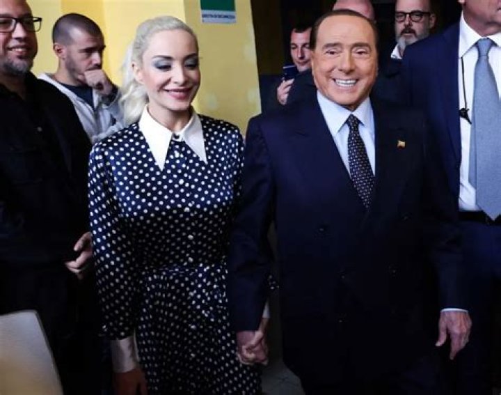 Silvio Berlusconi Left His Girlfriend Over $100 Million In His Will, And Another $32 Million To Mafia-Linked Associate