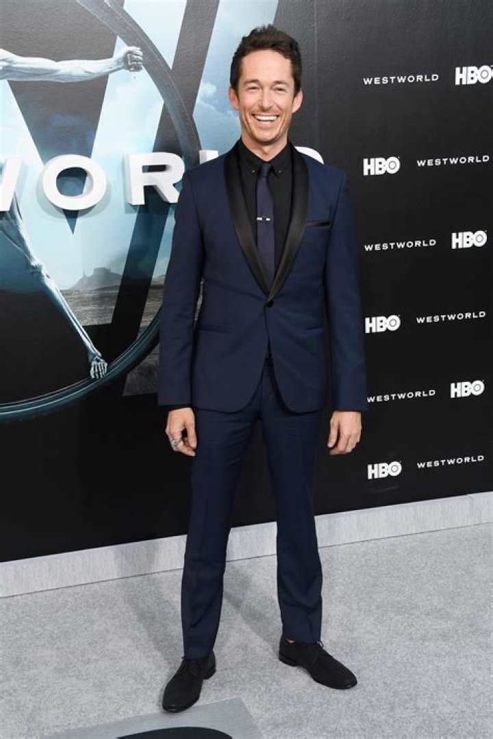 Simon Quarterman Net Worth | Celebrity Net Worth