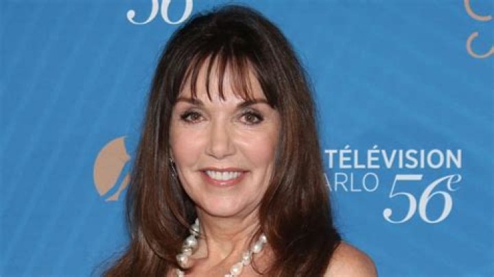 Stepfanie Kramer Net Worth | Celebrity Net Worth