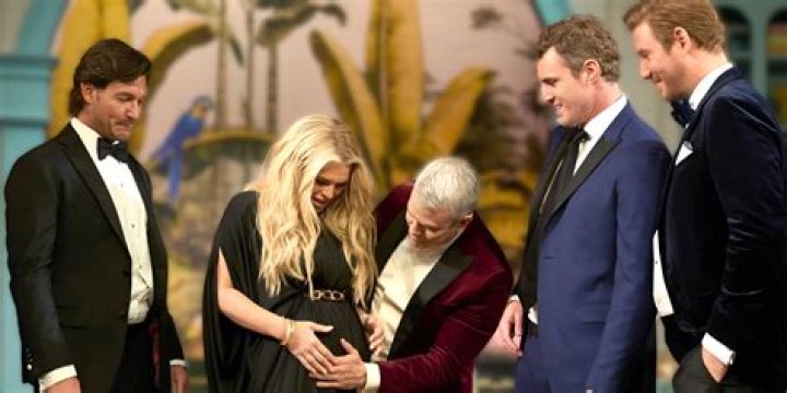 Stephen Amell Net Worth | Celebrity Net Worth