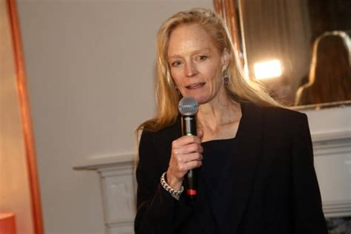 Suzy Amis Net Worth | Celebrity Net Worth
