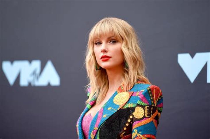 Taylor Swift Rejected An Enormous FTX Endorsement Offer... And Boy Is She Looking Brilliant Now