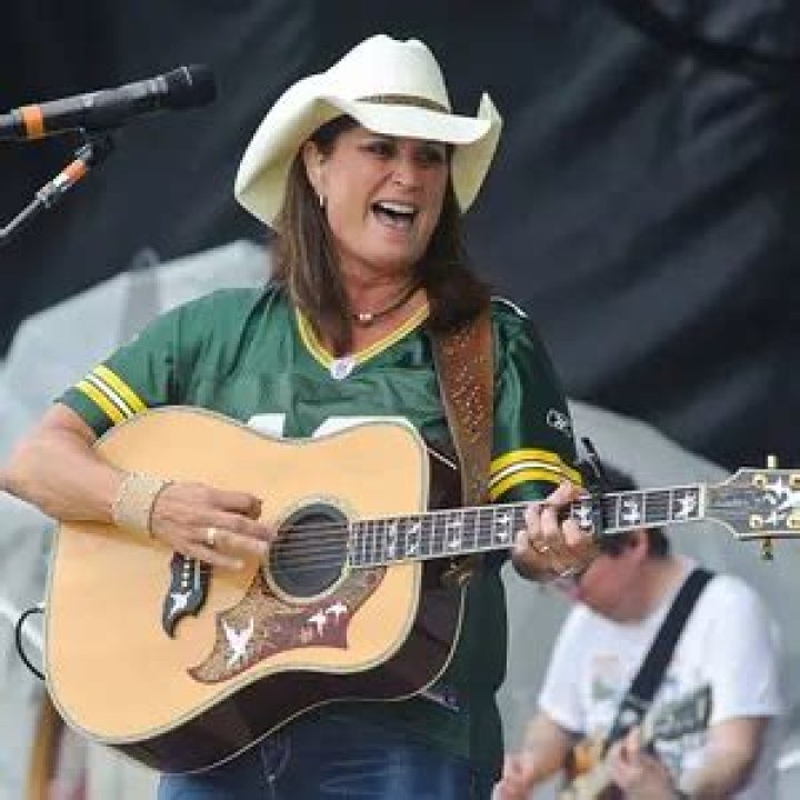 Terri Clark Net Worth | Celebrity Net Worth