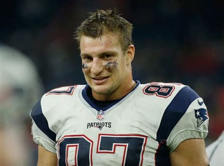 Tight Ends Are Getting Paid – And Rob Gronkowski Wishes He Was One Of Them!