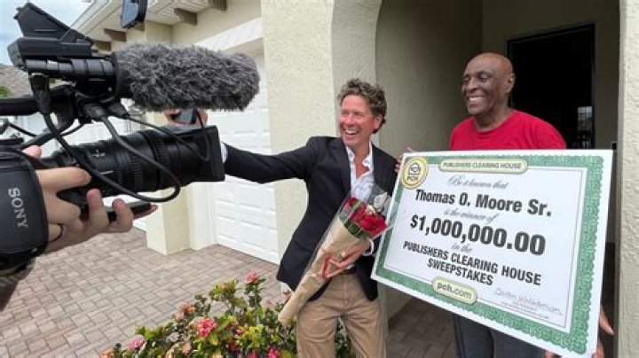 In 1982 The Oakland A's Couldn't Solve A Gnarly Accounting Error. The Answer Was Framed On Rickey Henderson's Bedroom Wall.