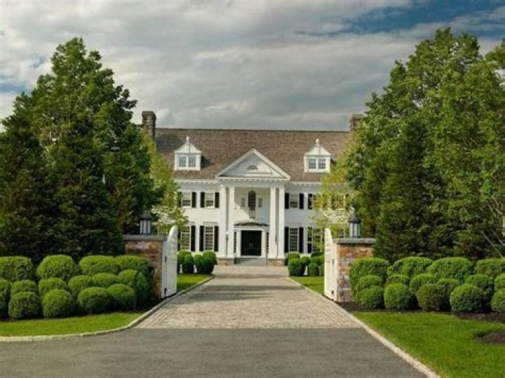 Tommy Mottola's Greenwich Mansion Sells For $14.9 Million
