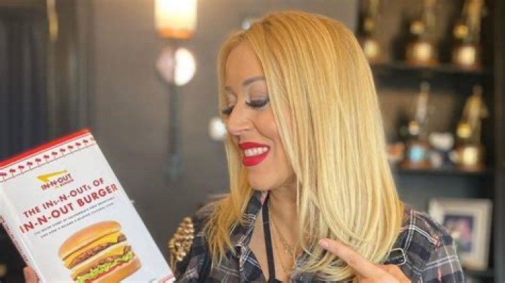 By Turning 35 This Morning, In-N-Out Heiress Lynsi Snyder Just Inherited A Billion Dollar Burger Empire. What A Birthday Present!
