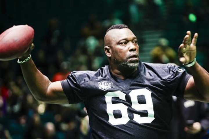 Warren Sapp Net Worth | Celebrity Net Worth