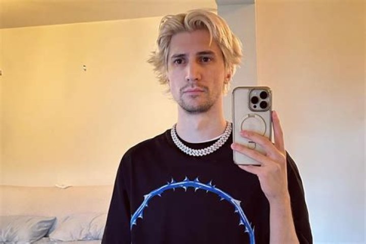 xQc Net Worth | Celebrity Net Worth